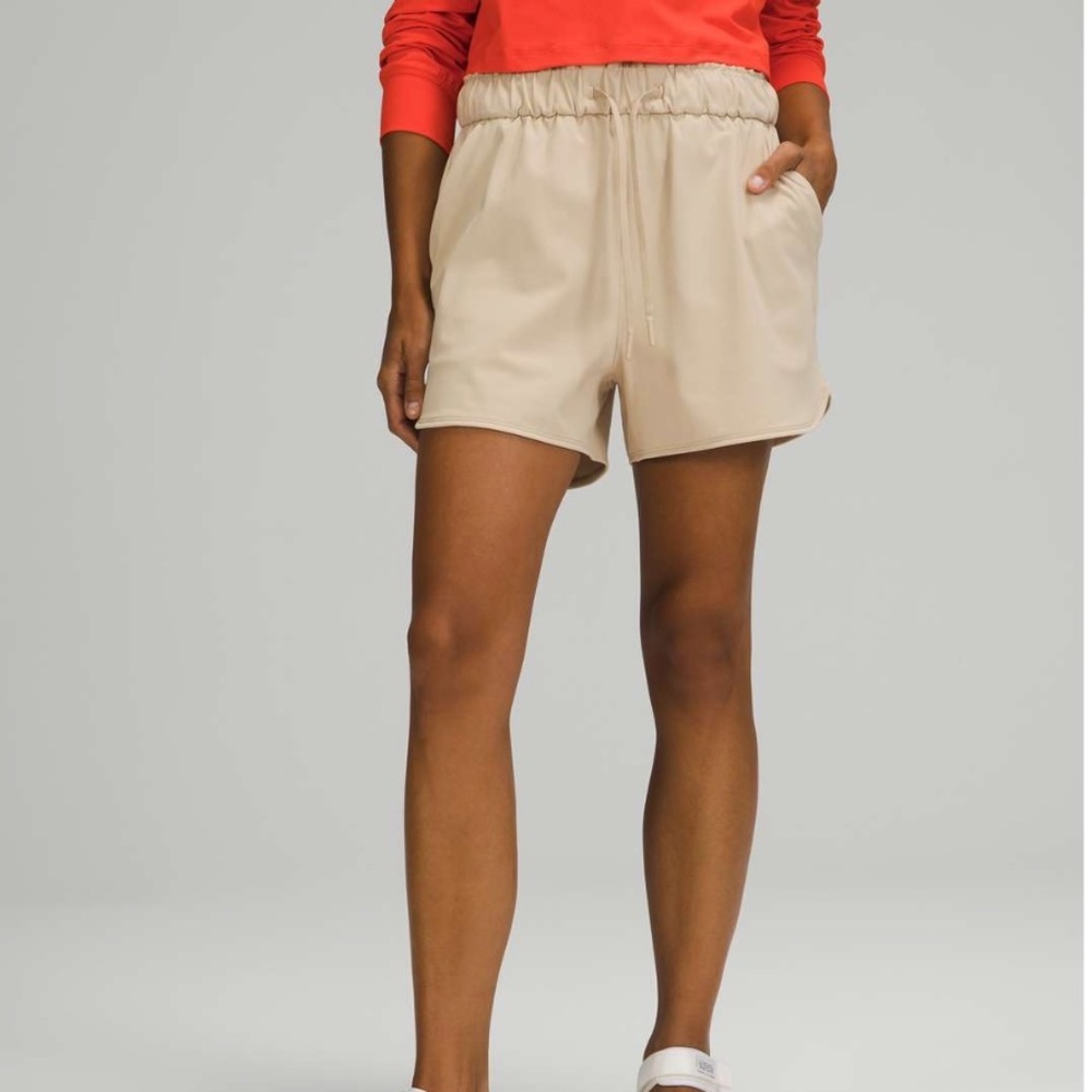 Lululemon Athletica Beige Women's Shorts